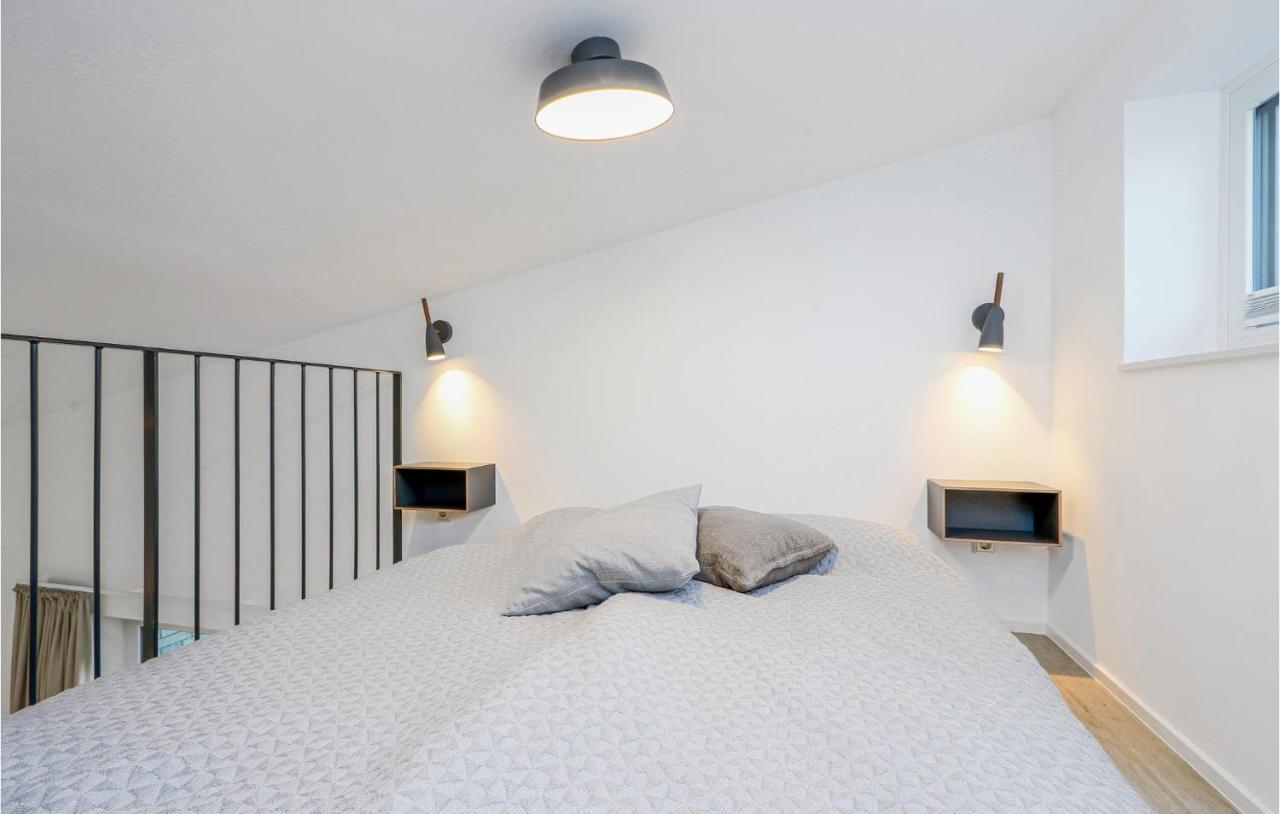 Beach Front Home In Lembruch-Duemmer See With Wifi ภายนอก รูปภาพ